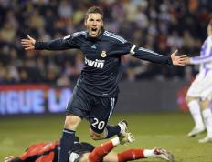 反败为胜引发热议！，哈兰德在阿森纳比赛中大比分获胜再创辉煌时刻